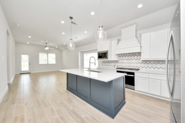 Building Photo - 4030 Colony Ln