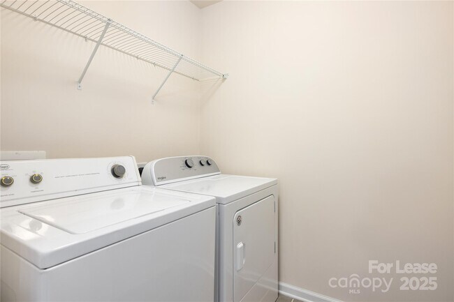Building Photo - 4033 Black Walnut Wy