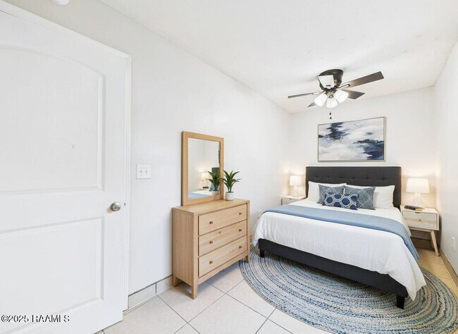 Building Photo - 508 General Mouton Ave