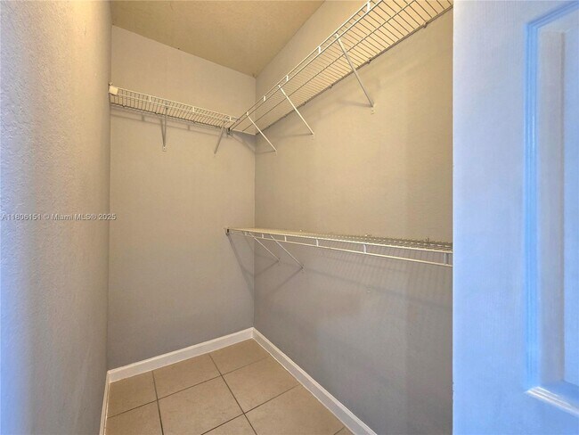 Building Photo - 9372 SW 171st Ct