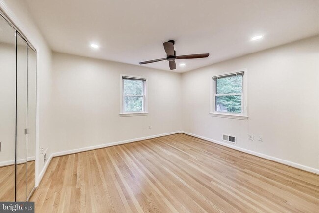 Building Photo - 6107 Parkway Dr