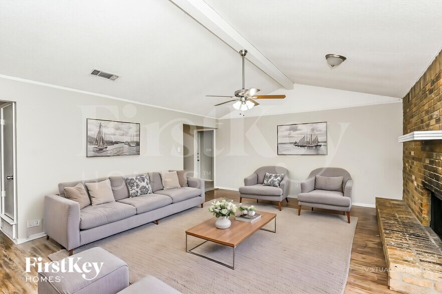 Building Photo - 7508 Evergreen Dr