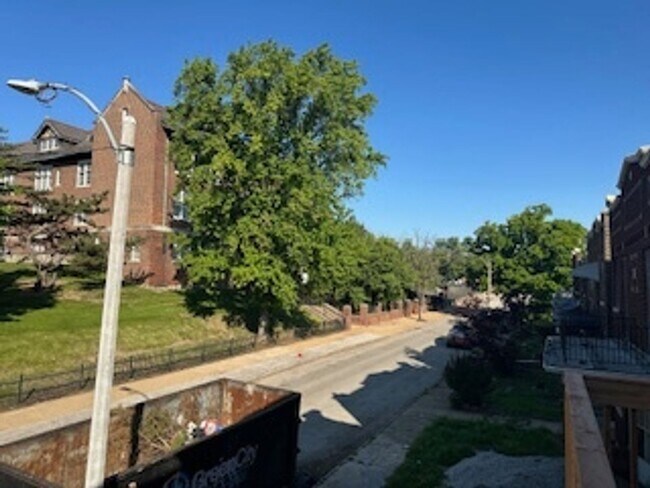 Building Photo - Charming 1BR Apartment in Saint Louis