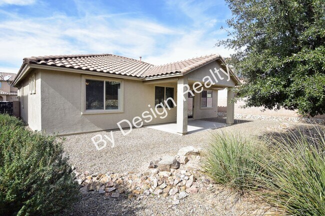 Building Photo - Immaculate Willow Ridge 4 Bedroom 2 Bath