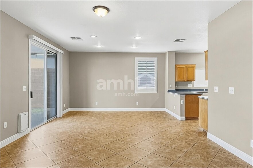 Building Photo - 3387 Antique Rose Dr