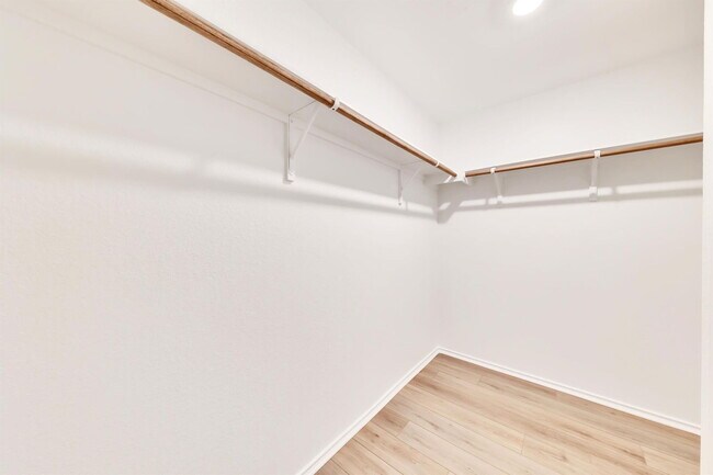 Building Photo - 113 River Rise Rd