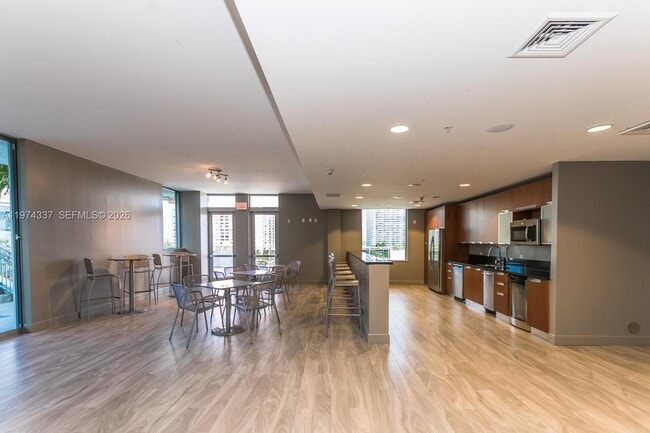 Building Photo - 7901 Hispanola Ave