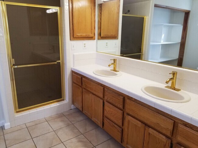Building Photo - Coming Soon-Spacious & Modern 5-Bedroom Re...