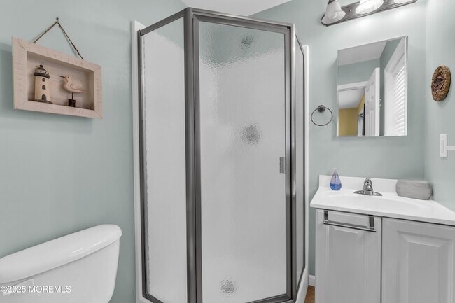 Building Photo - 111 7th Ave