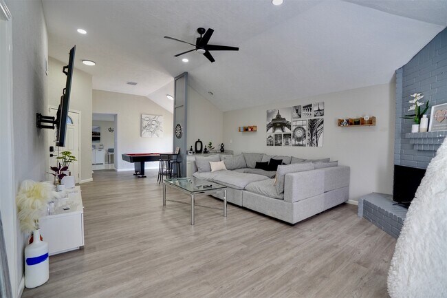 Building Photo - 4010 Oak Terrace Ct