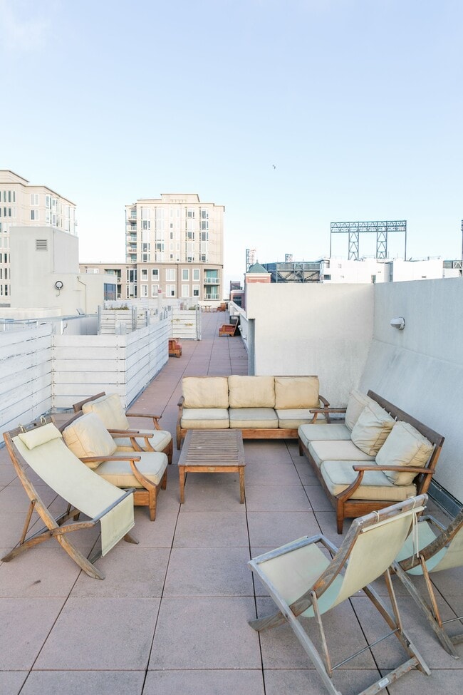 Building Photo - 88 Townsend St