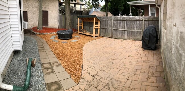 Building Photo - 12 Fisher St