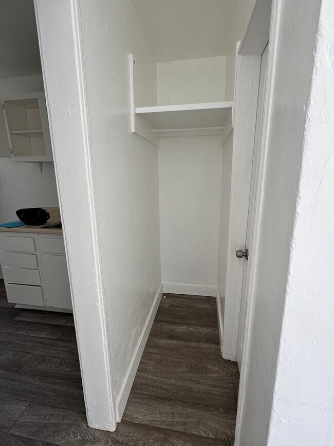 Building Photo - 834-846 N Davidson Ave