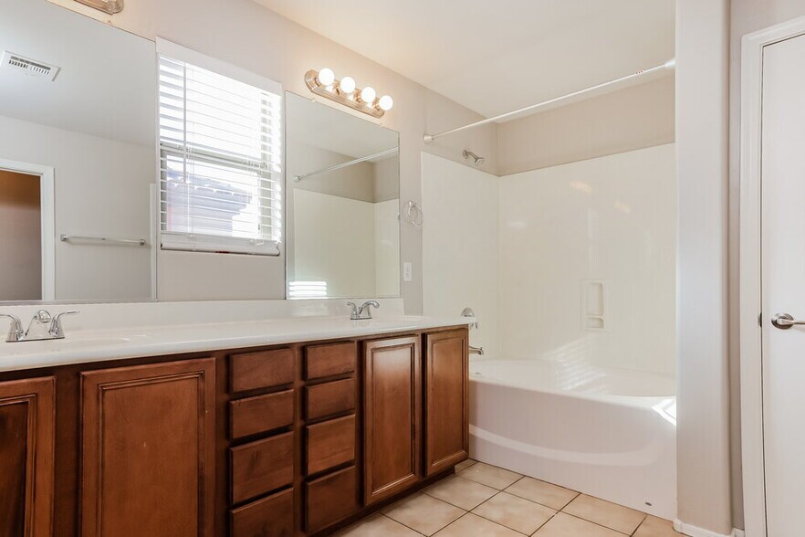 Building Photo - 1872 S Seton Ave