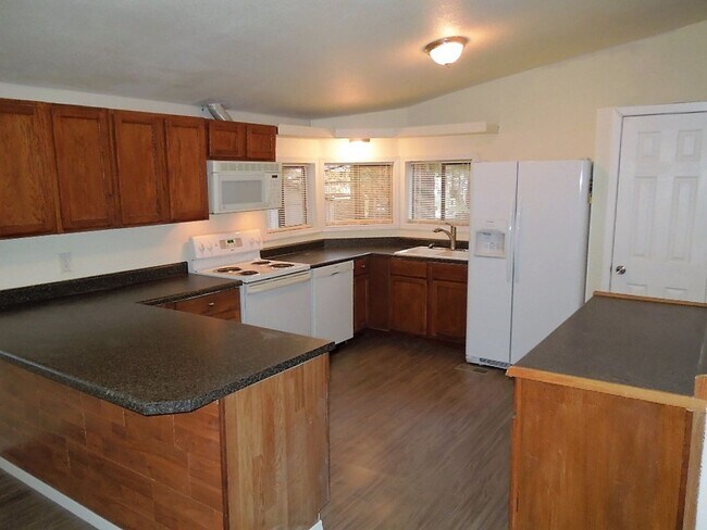 Building Photo - Remodeled 3 Bedroom Home with 2 Car Garage!