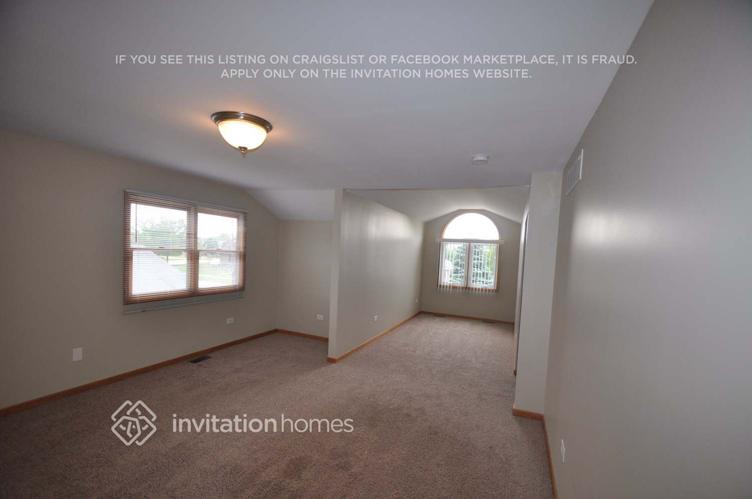 Building Photo - 2959 Rebecca Dr