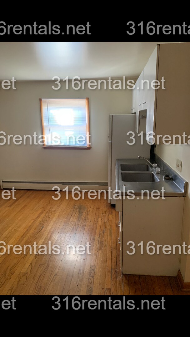 Building Photo - $495 - 1 bed 1 bath - Multi Family Home