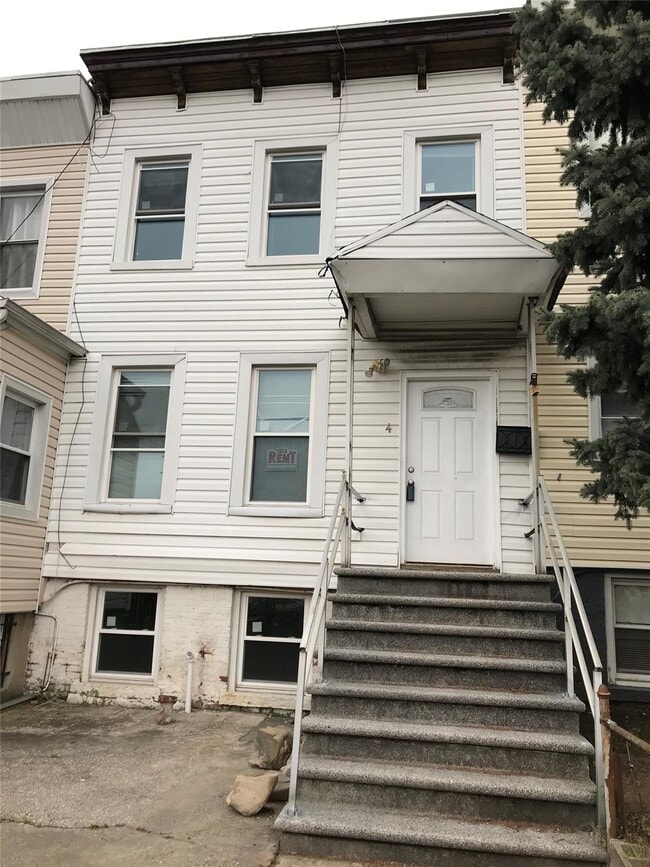 Primary Photo - 65 Palisade Ave