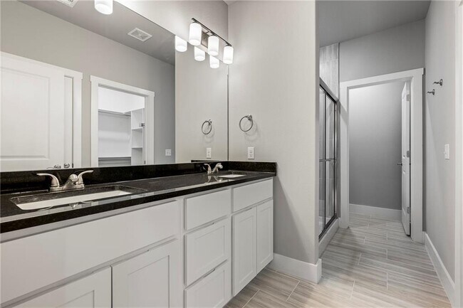 Building Photo - 652 Sun Meadows Loop