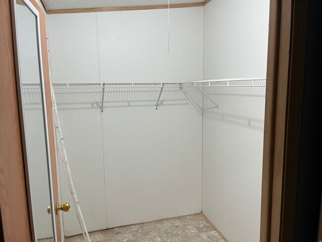 Building Photo - 492 McSwain Rd