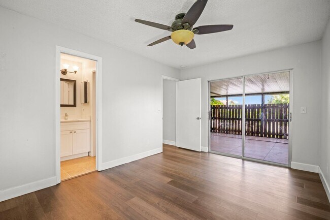 Building Photo - Newly remodeled 2 bedroom, 2 bathroom home...