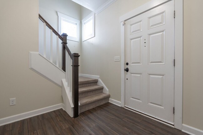 Building Photo - MOVE IN READY 3 Bedroom in the Heart of Western Branch!