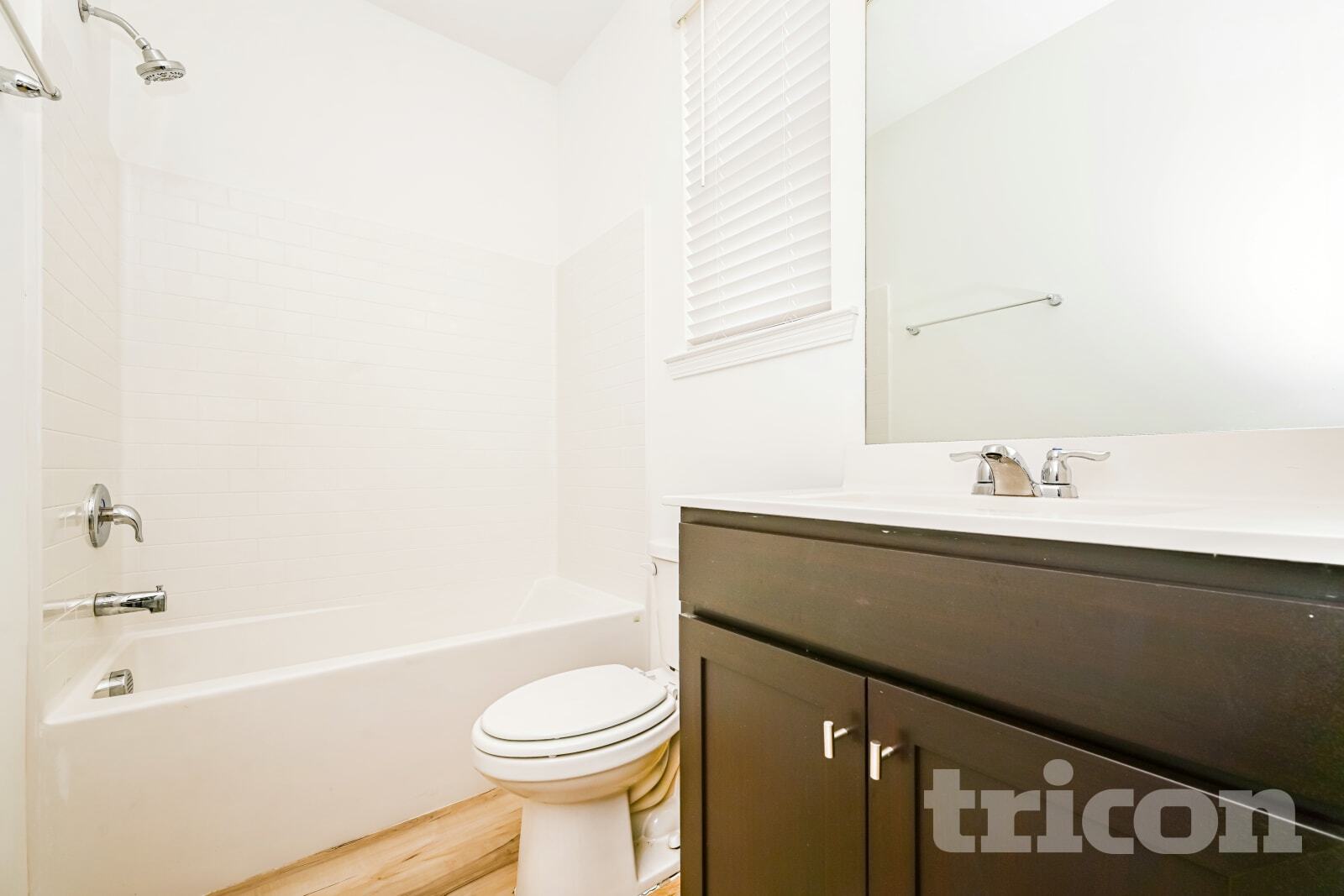 Building Photo - 153 Everett Sq