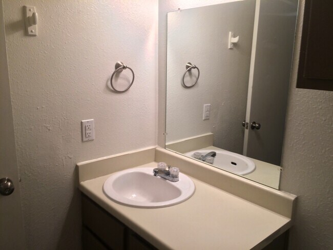 Building Photo - 3606CH