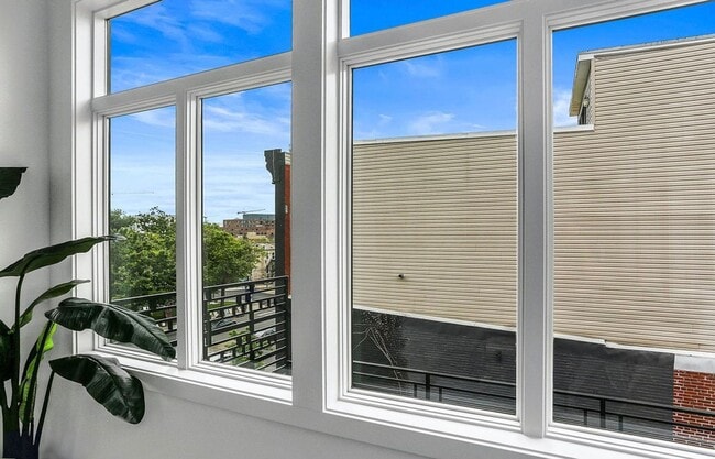 Building Photo - Private Double Decker Rooftop! - Modern Lu...