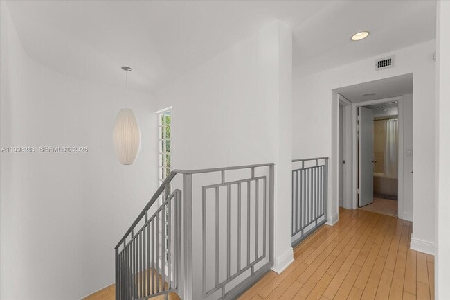 Building Photo - 2721 SW 22nd Ave