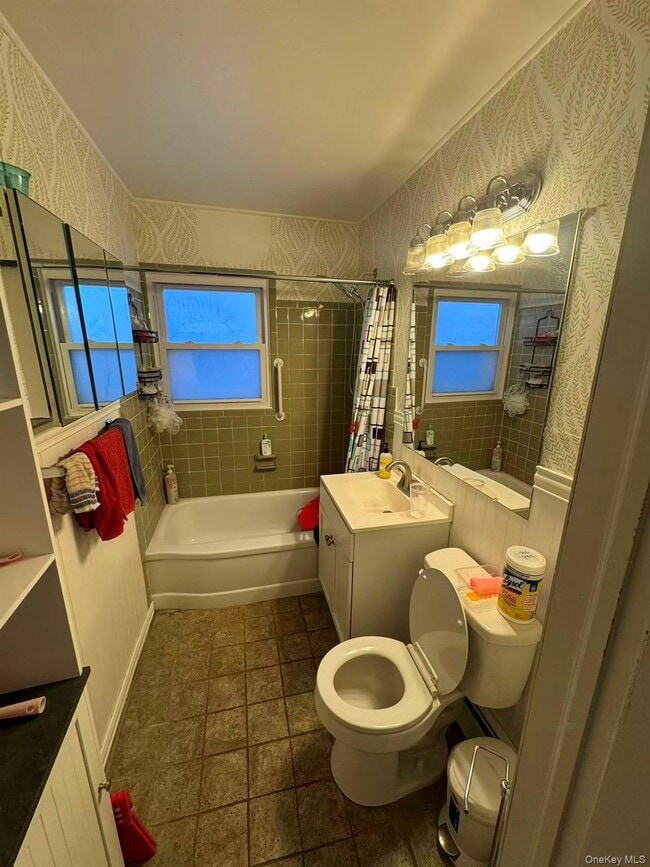 Building Photo - 17 Cove Ln