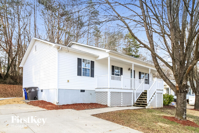 Building Photo - 3820 Spring Branch Dr