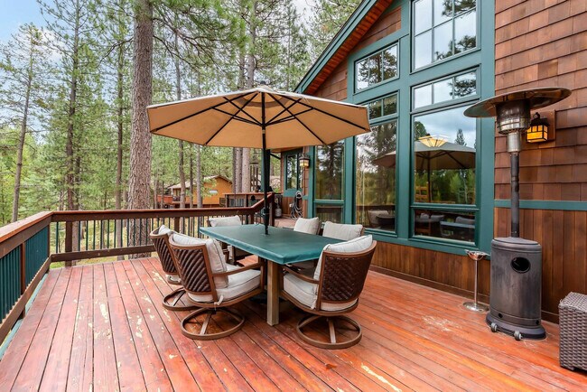 Building Photo - 17028 Cooper Dr