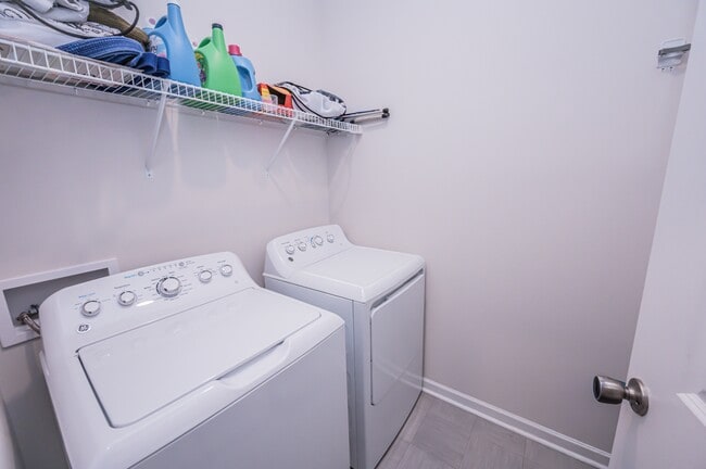Building Photo - 1201 Santa Lucia Dr