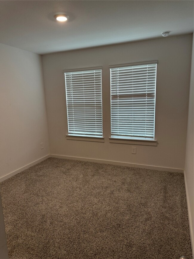 Building Photo - 1543 Merulana Lane