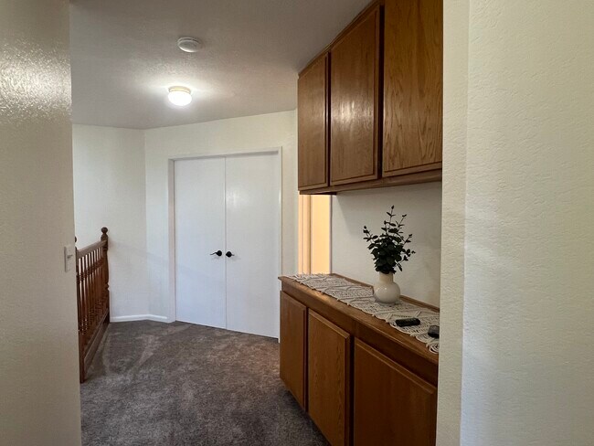 Building Photo - 827 El Paso Ct