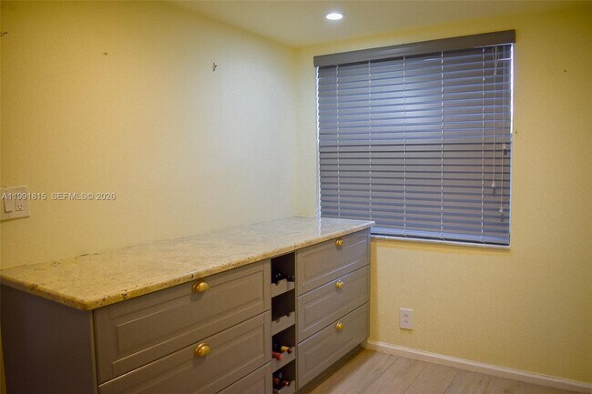 Building Photo - 260 NW 76th Ave