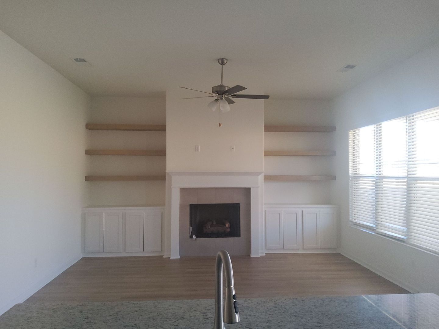 Building Photo - 360 Green Willow Dr