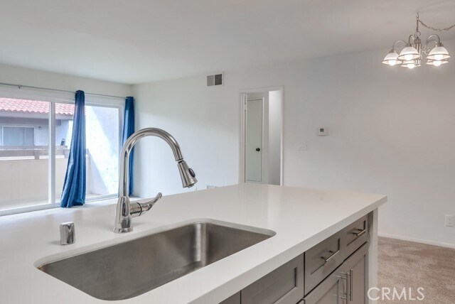 Building Photo - 2511 W Sunflower Ave