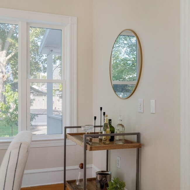 Building Photo - 87 College Ave