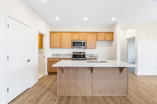 Building Photo - Beautiful brand new rental