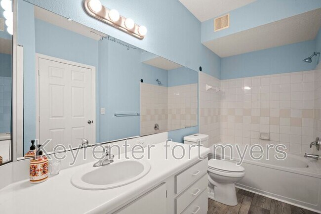 Building Photo - 11530 Villa Grand