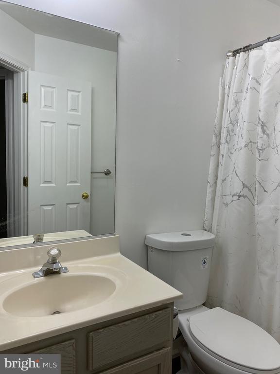 Building Photo - 1914 Meadowgate Ct