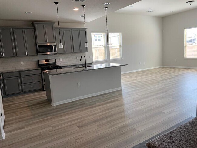 Building Photo - 368 Rend Dr