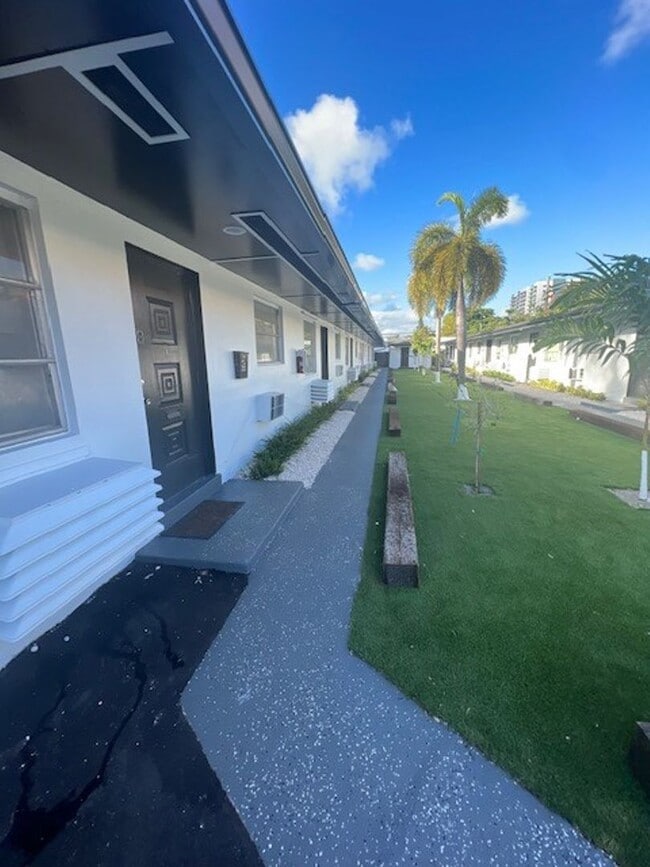 Interior Photo - 2221 Monroe St Apts I LLC