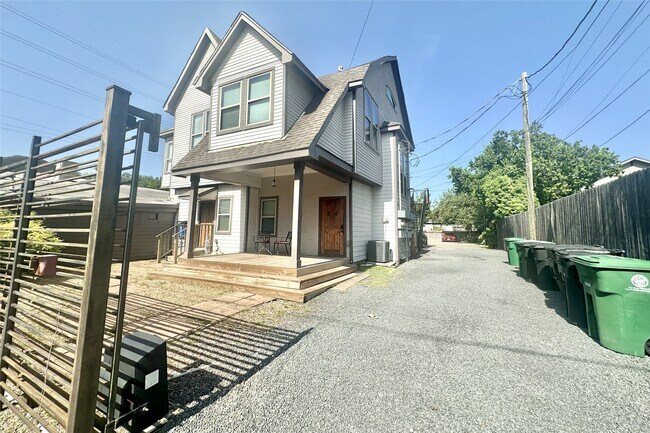 Building Photo - 2316 Hopkins St