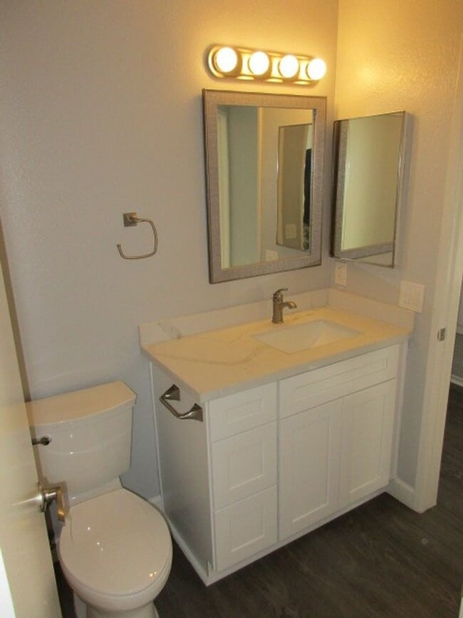 Building Photo - Scripps Ranch - Upgraded - 2BD/2BA - Unit in Terraces at Scripps Ranch