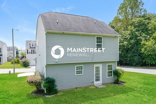 Building Photo - 3 Bedroom Pet-Friendly Home in Winston-Salem, NC with Main Street Renewal
