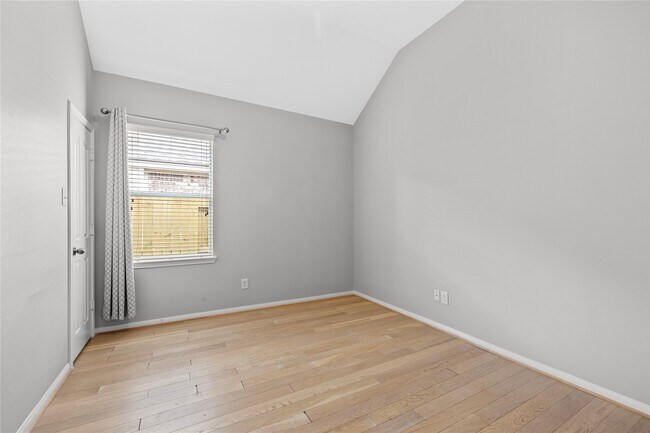 Building Photo - 9906 Taylor Springs Ln