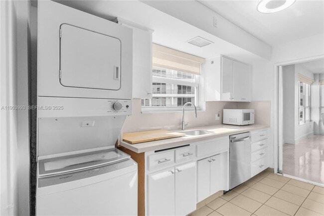 Building Photo - 4925 Collins Ave